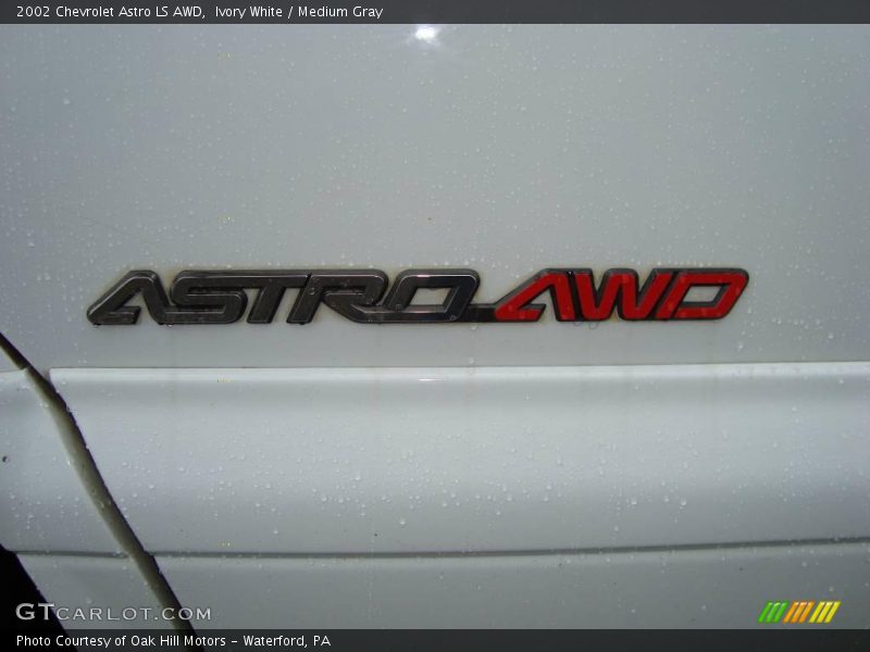 Ivory White / Medium Gray 2002 Chevrolet Astro LS AWD