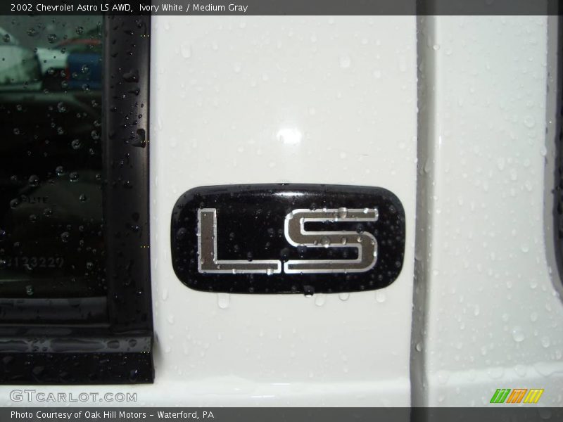 Ivory White / Medium Gray 2002 Chevrolet Astro LS AWD