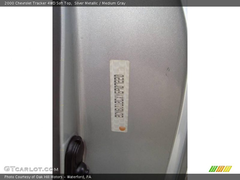 Silver Metallic / Medium Gray 2000 Chevrolet Tracker 4WD Soft Top