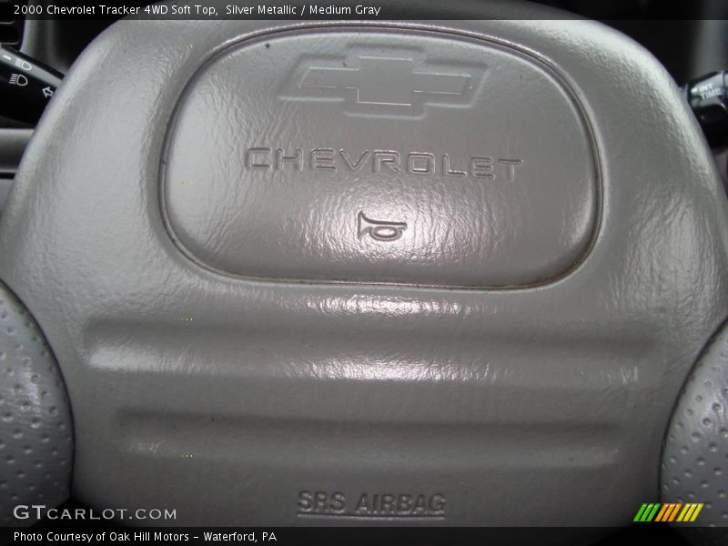 Silver Metallic / Medium Gray 2000 Chevrolet Tracker 4WD Soft Top
