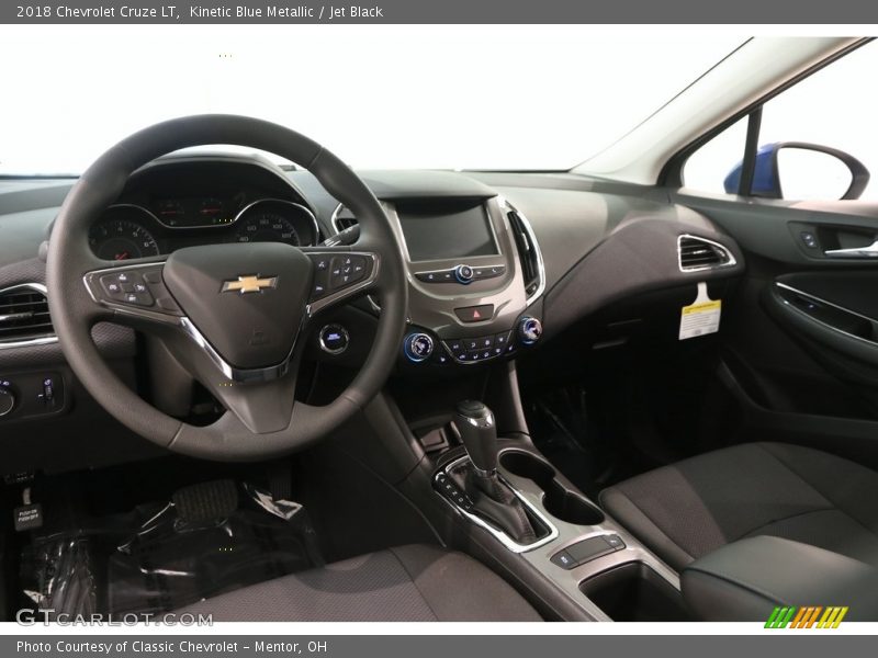 Kinetic Blue Metallic / Jet Black 2018 Chevrolet Cruze LT