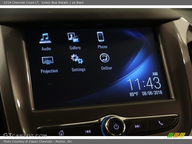Kinetic Blue Metallic / Jet Black 2018 Chevrolet Cruze LT
