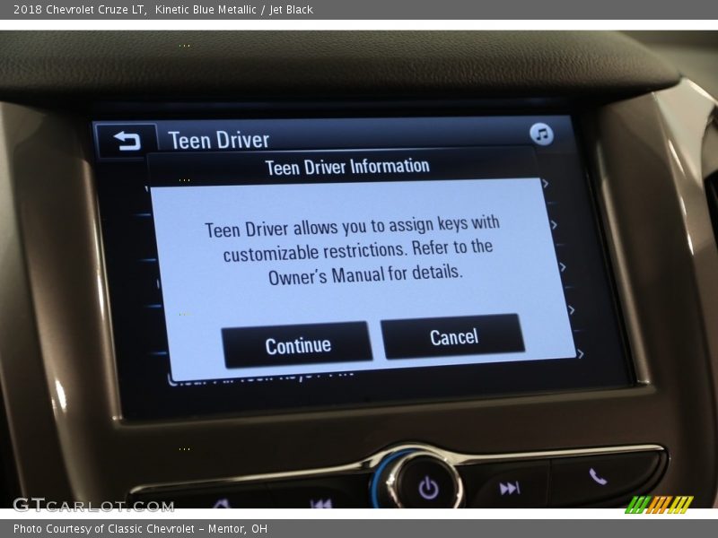 Kinetic Blue Metallic / Jet Black 2018 Chevrolet Cruze LT