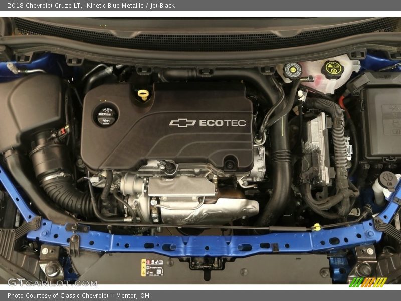 Kinetic Blue Metallic / Jet Black 2018 Chevrolet Cruze LT