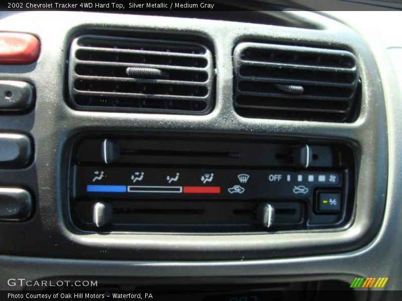 Silver Metallic / Medium Gray 2002 Chevrolet Tracker 4WD Hard Top