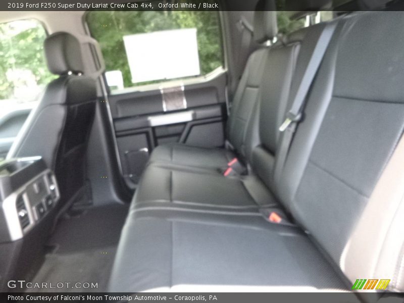 Oxford White / Black 2019 Ford F250 Super Duty Lariat Crew Cab 4x4