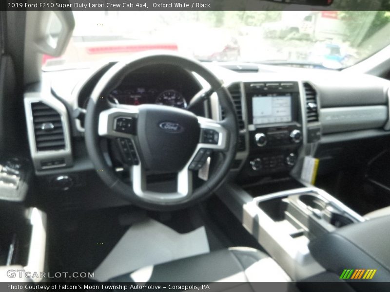 Oxford White / Black 2019 Ford F250 Super Duty Lariat Crew Cab 4x4