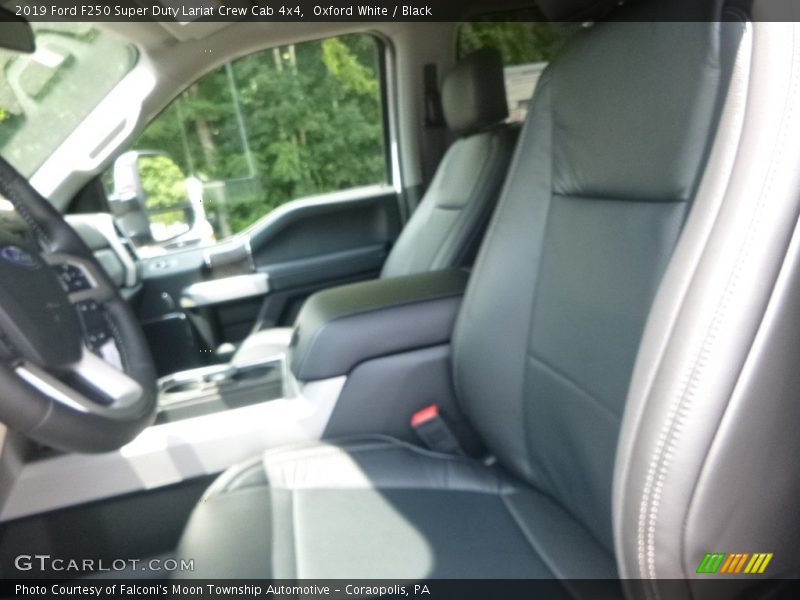 Oxford White / Black 2019 Ford F250 Super Duty Lariat Crew Cab 4x4