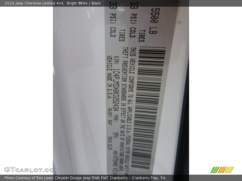 Bright White / Black 2019 Jeep Cherokee Limited 4x4