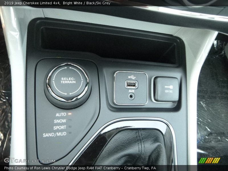 Bright White / Black/Ski Grey 2019 Jeep Cherokee Limited 4x4