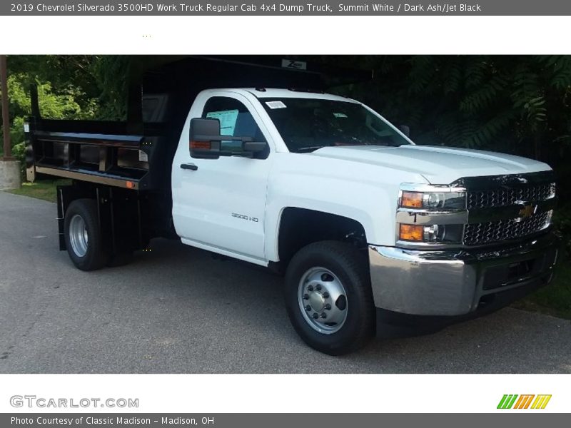 Front 3/4 View of 2019 Silverado 3500HD Work Truck Regular Cab 4x4 Dump Truck