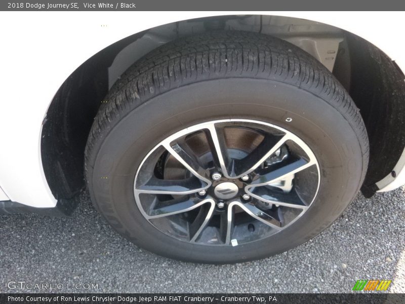 Vice White / Black 2018 Dodge Journey SE