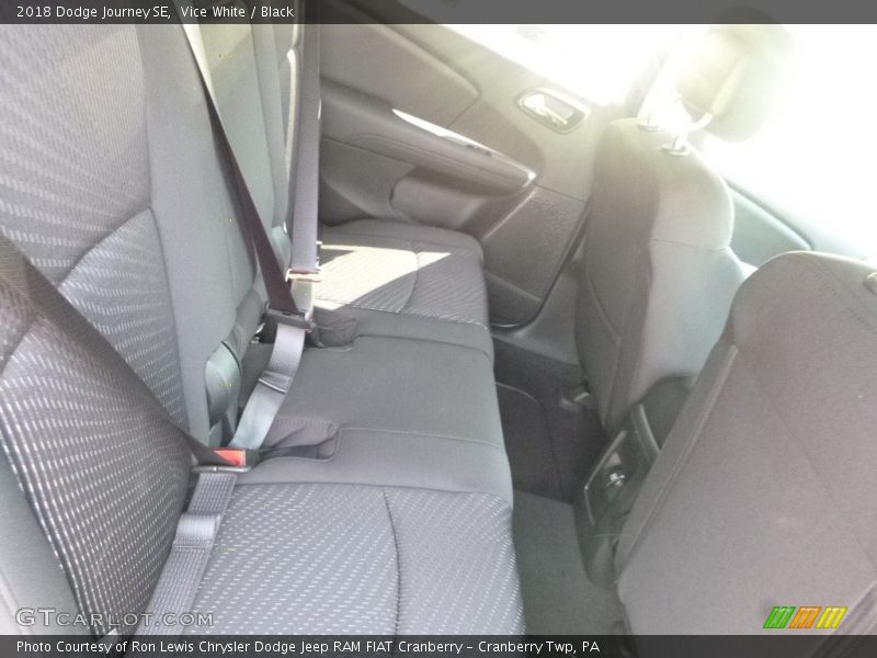 Vice White / Black 2018 Dodge Journey SE