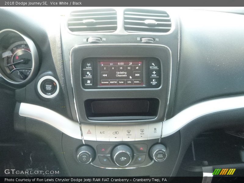 Vice White / Black 2018 Dodge Journey SE