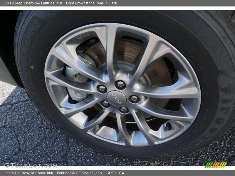 Light Brownstone Pearl / Black 2019 Jeep Cherokee Latitude Plus