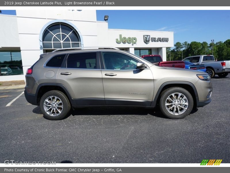  2019 Cherokee Latitude Plus Light Brownstone Pearl