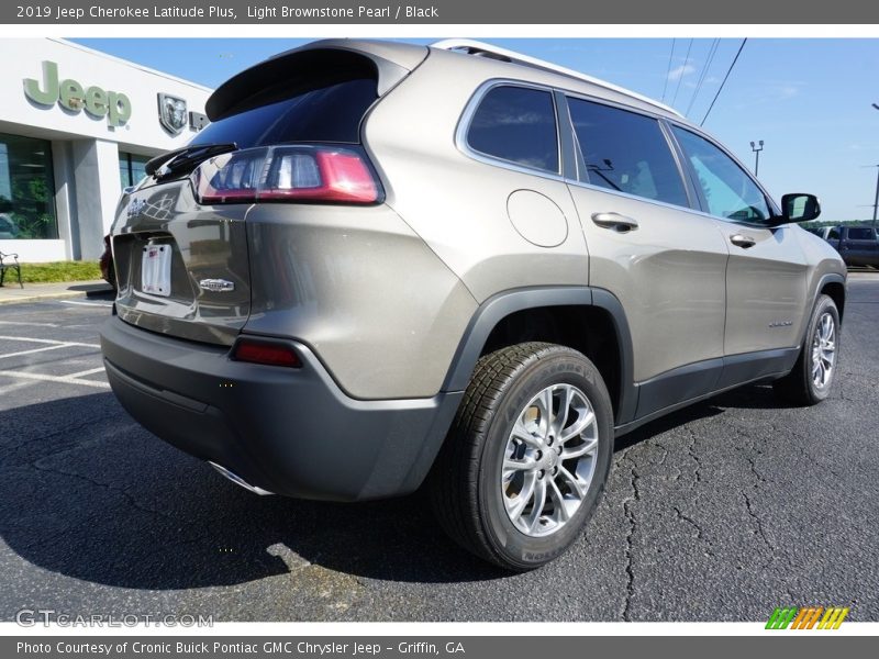 Light Brownstone Pearl / Black 2019 Jeep Cherokee Latitude Plus