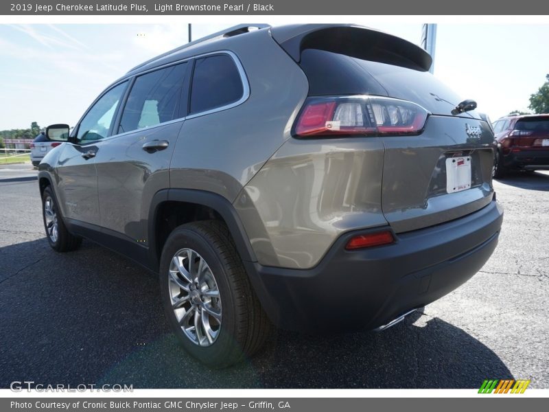 Light Brownstone Pearl / Black 2019 Jeep Cherokee Latitude Plus