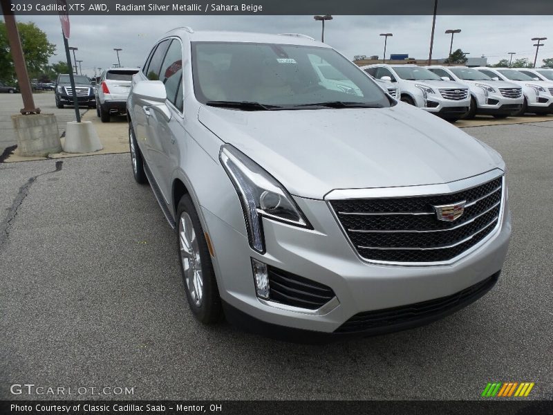 Front 3/4 View of 2019 XT5 AWD