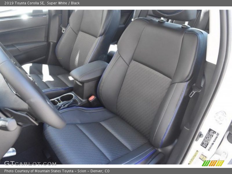 Super White / Black 2019 Toyota Corolla SE