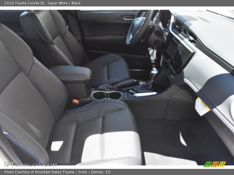 Super White / Black 2019 Toyota Corolla SE