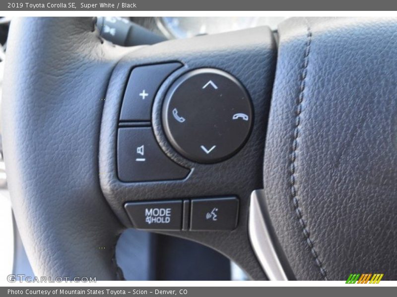 Super White / Black 2019 Toyota Corolla SE