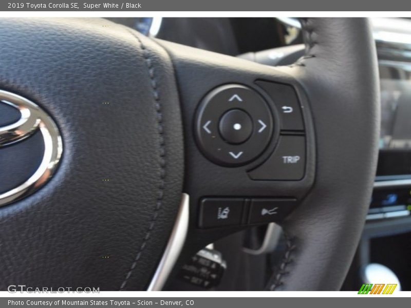 Super White / Black 2019 Toyota Corolla SE