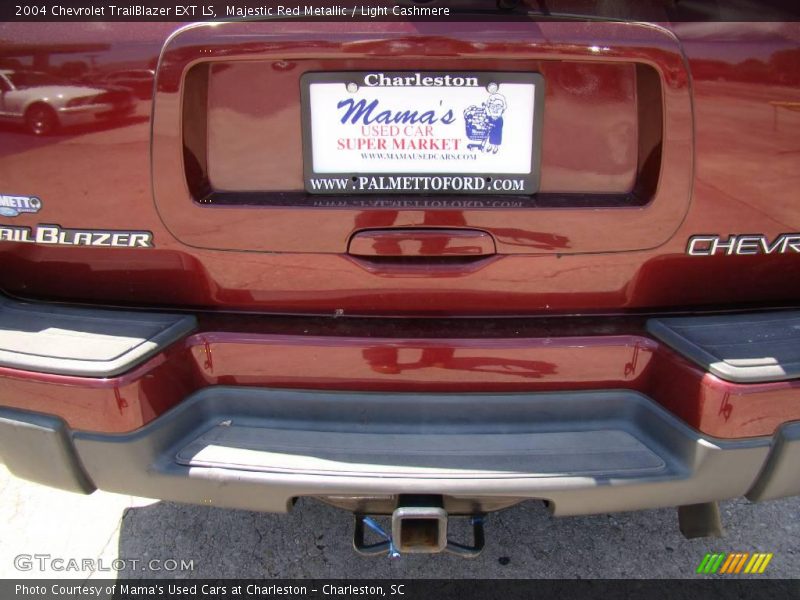 Majestic Red Metallic / Light Cashmere 2004 Chevrolet TrailBlazer EXT LS