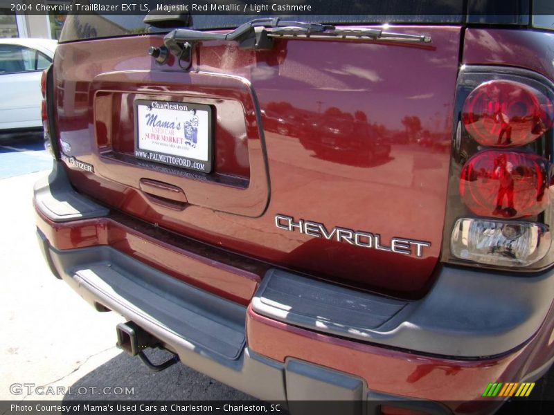 Majestic Red Metallic / Light Cashmere 2004 Chevrolet TrailBlazer EXT LS