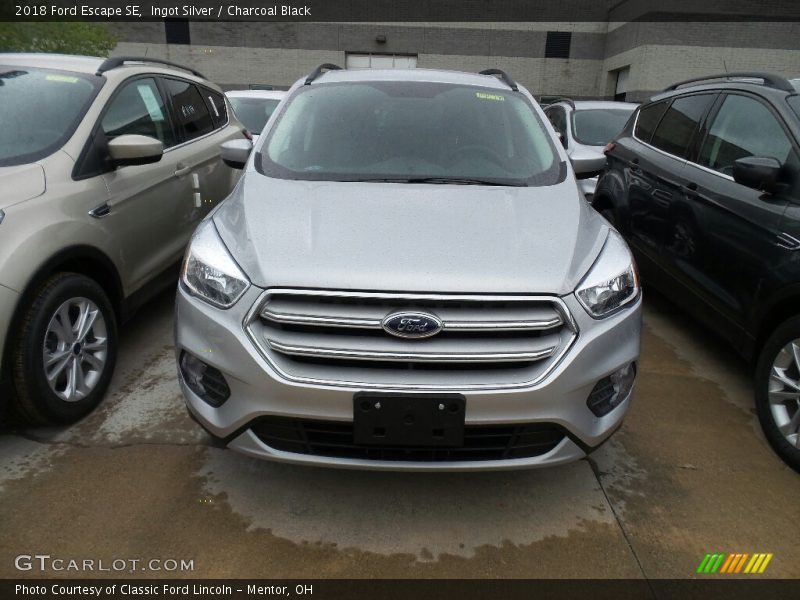 Ingot Silver / Charcoal Black 2018 Ford Escape SE