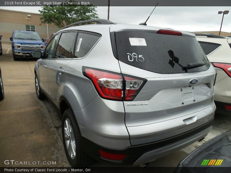 Ingot Silver / Charcoal Black 2018 Ford Escape SE