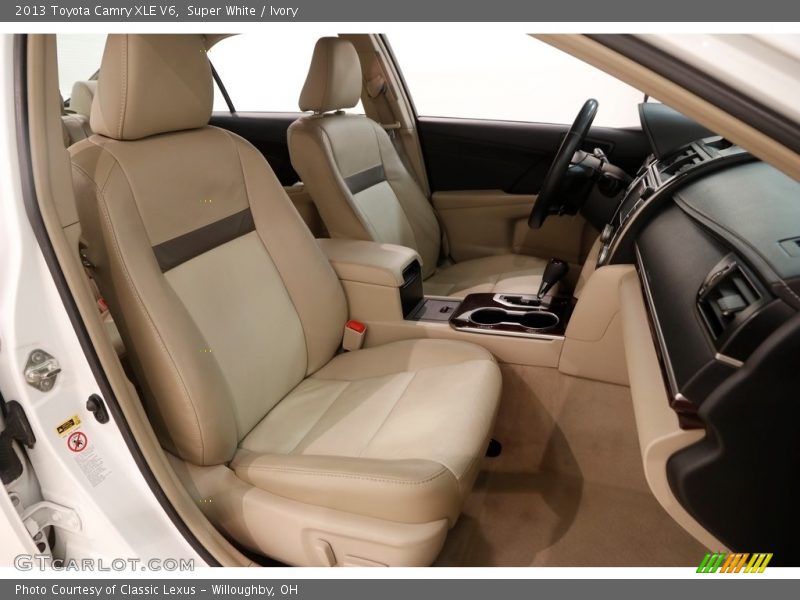 Super White / Ivory 2013 Toyota Camry XLE V6