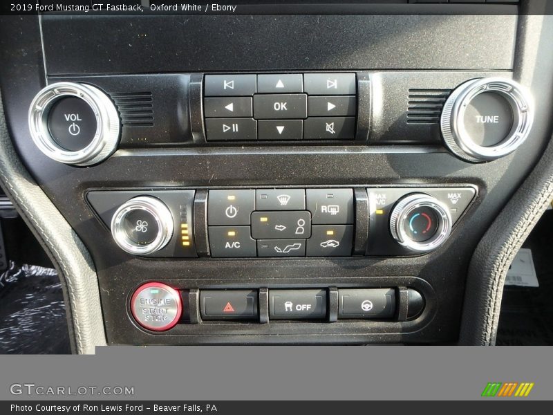 Controls of 2019 Mustang GT Fastback