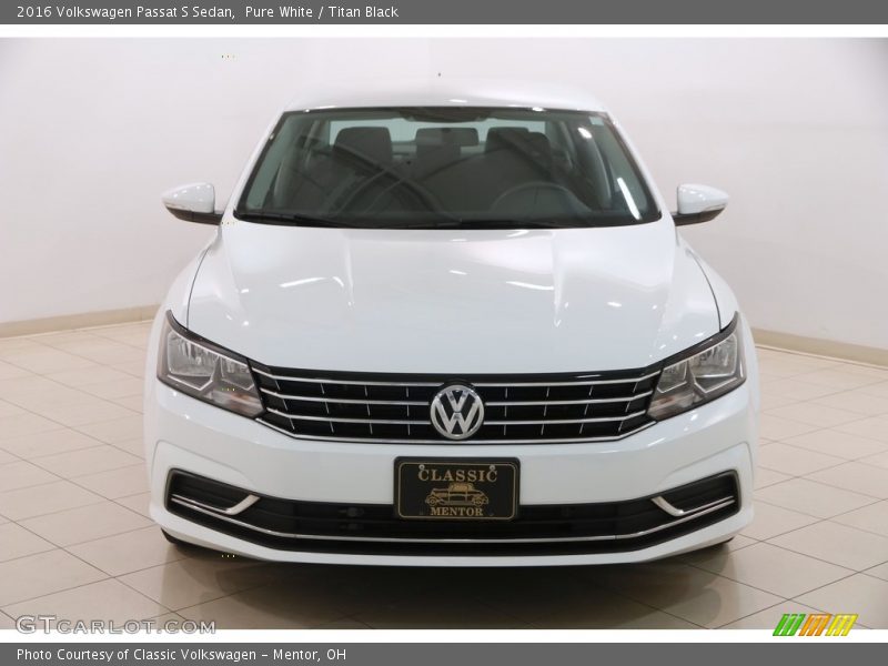 Pure White / Titan Black 2016 Volkswagen Passat S Sedan