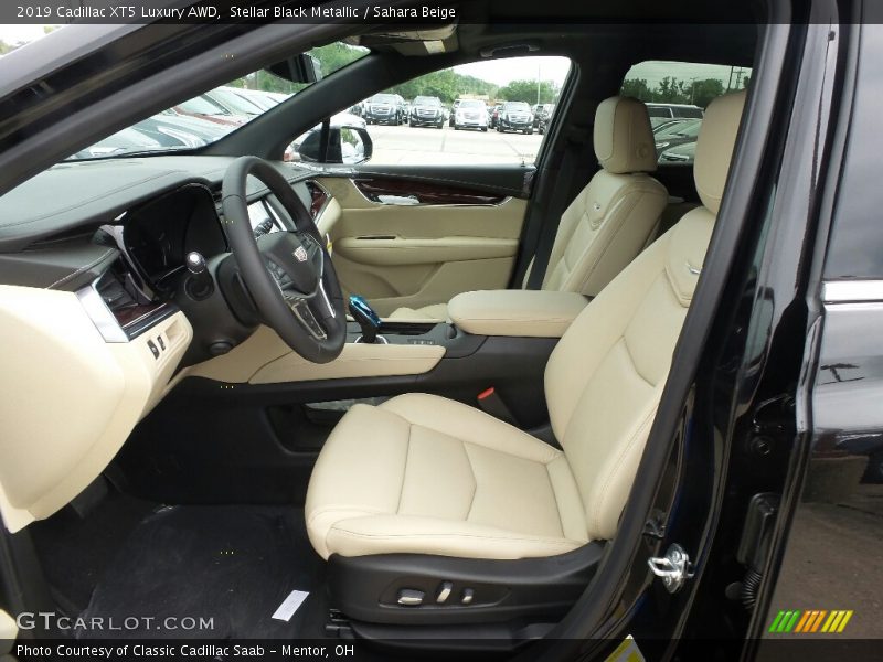 Stellar Black Metallic / Sahara Beige 2019 Cadillac XT5 Luxury AWD