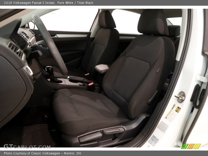 Pure White / Titan Black 2016 Volkswagen Passat S Sedan