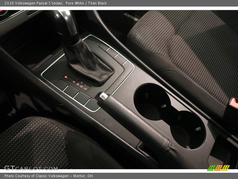Pure White / Titan Black 2016 Volkswagen Passat S Sedan