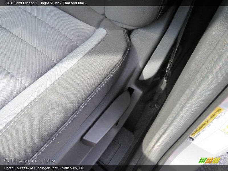 Ingot Silver / Charcoal Black 2018 Ford Escape S