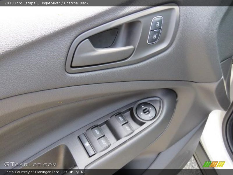 Ingot Silver / Charcoal Black 2018 Ford Escape S