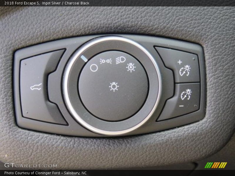 Ingot Silver / Charcoal Black 2018 Ford Escape S