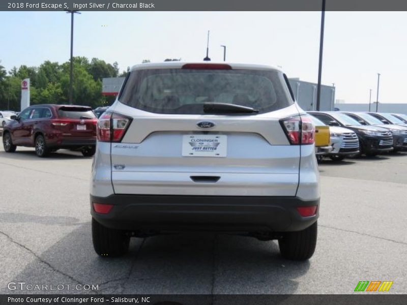 Ingot Silver / Charcoal Black 2018 Ford Escape S