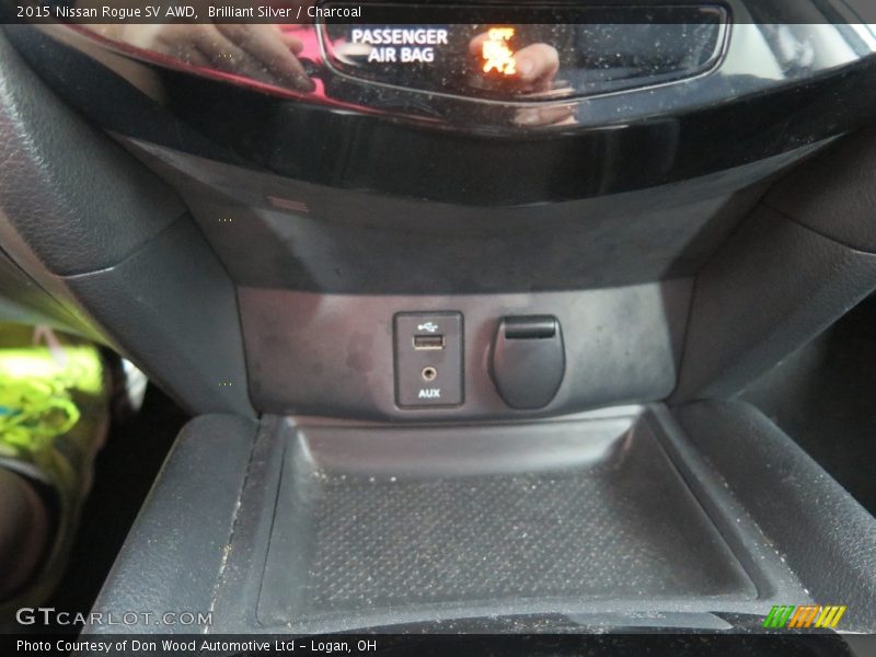 Brilliant Silver / Charcoal 2015 Nissan Rogue SV AWD