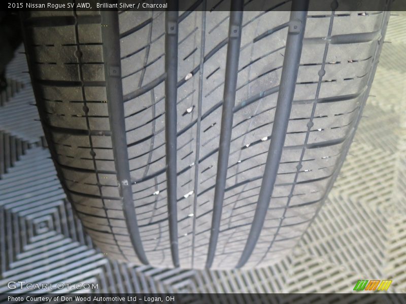 Brilliant Silver / Charcoal 2015 Nissan Rogue SV AWD