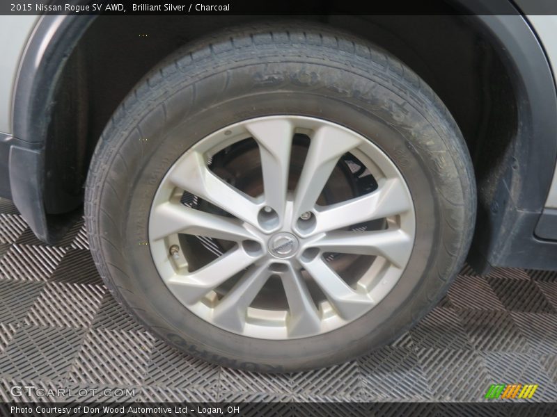 Brilliant Silver / Charcoal 2015 Nissan Rogue SV AWD