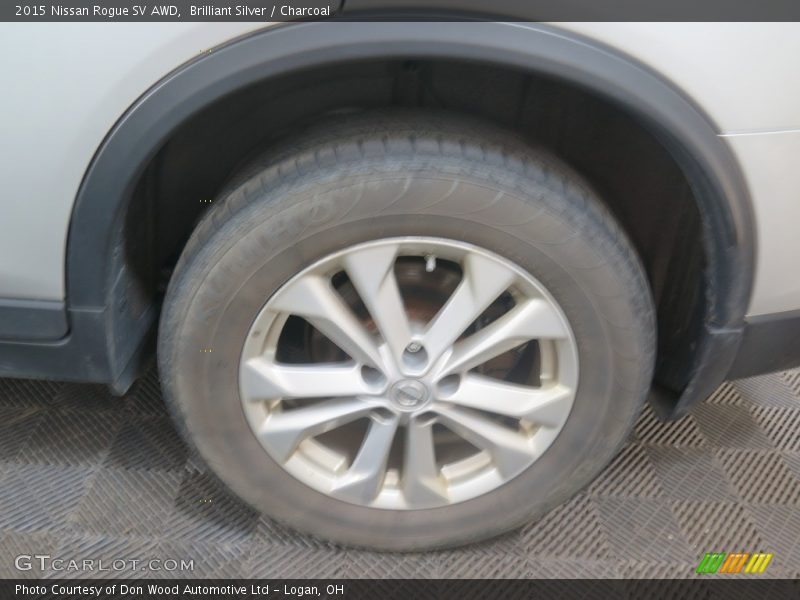 Brilliant Silver / Charcoal 2015 Nissan Rogue SV AWD