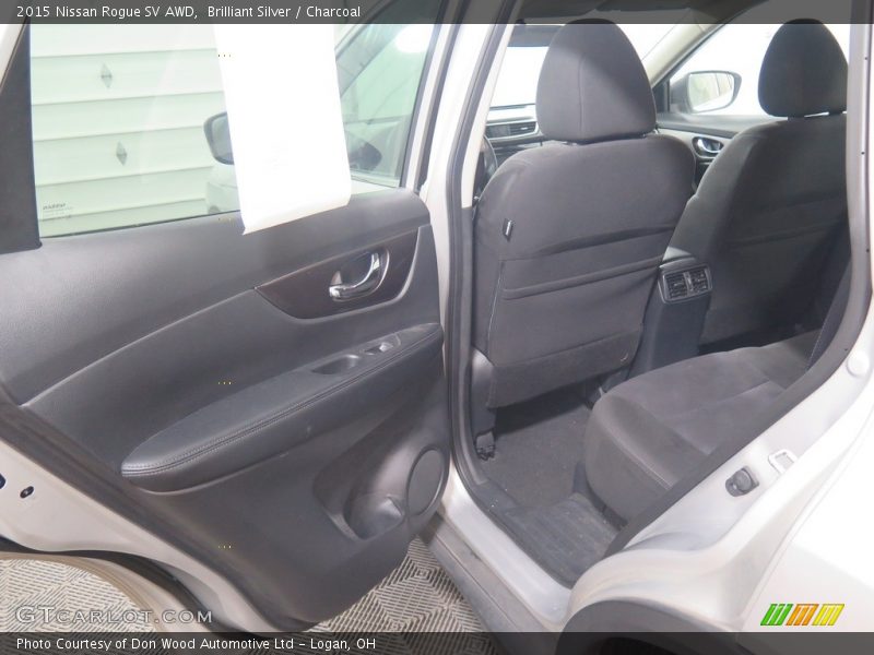 Brilliant Silver / Charcoal 2015 Nissan Rogue SV AWD