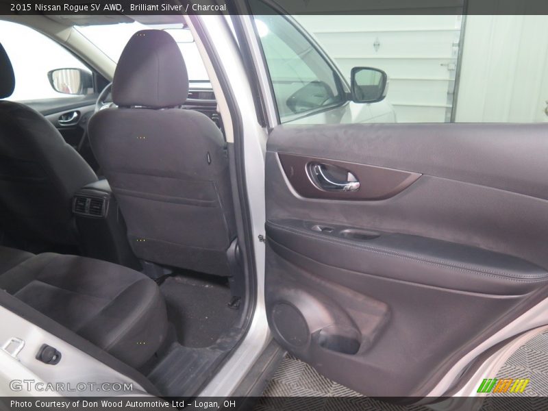 Brilliant Silver / Charcoal 2015 Nissan Rogue SV AWD