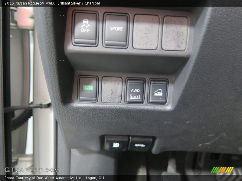 Brilliant Silver / Charcoal 2015 Nissan Rogue SV AWD