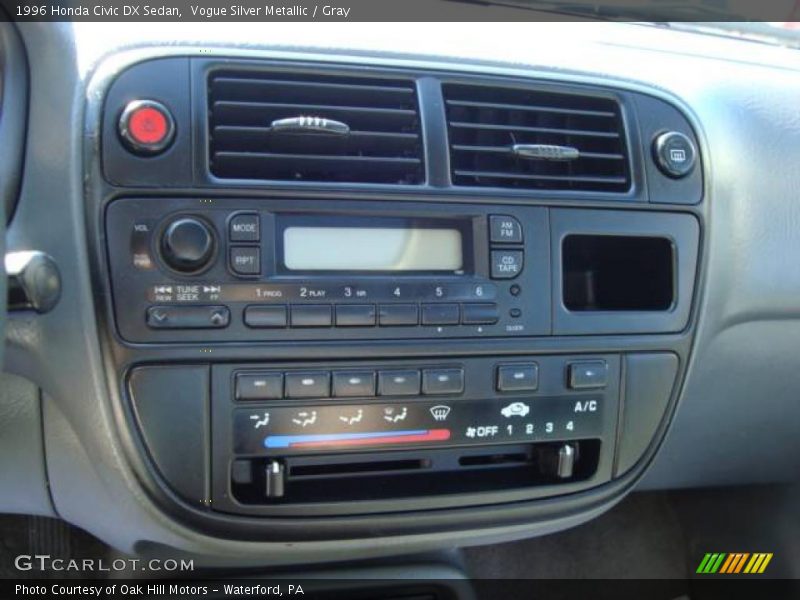 Vogue Silver Metallic / Gray 1996 Honda Civic DX Sedan