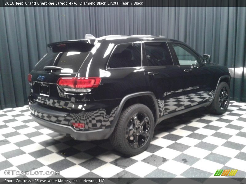 Diamond Black Crystal Pearl / Black 2018 Jeep Grand Cherokee Laredo 4x4